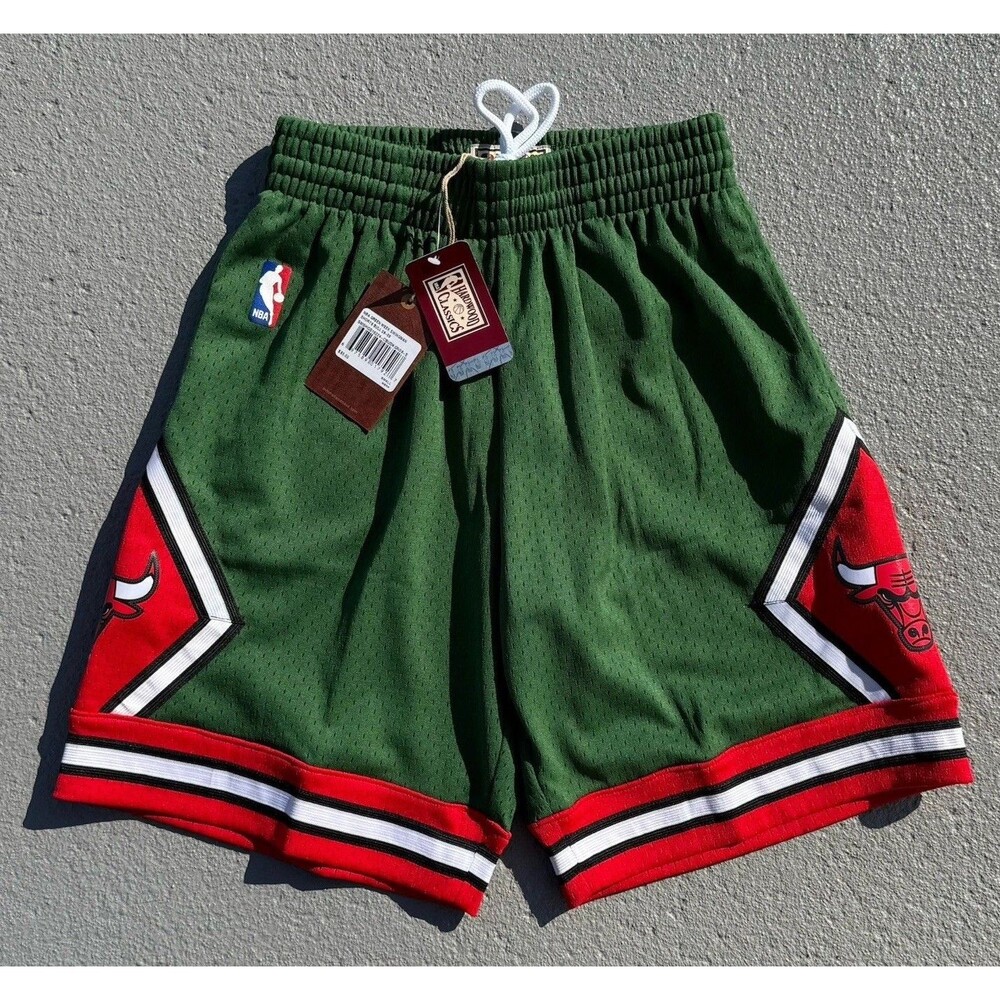 Men's Mitchell & Ness Chicago Bulls NBA Green Week Swingman Shorts 08-09 Small